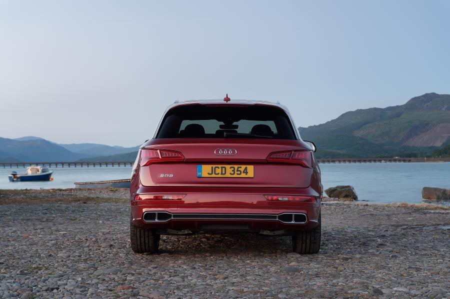  Audi SQ5 3.0 TFSI 2017 года  (UK) (фото 17 из 40)